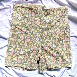 American Eagle/The Lightweight Everything Bike Short/Size Small/Floral